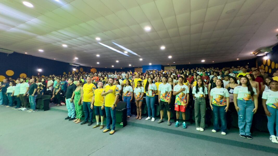 Foto 1 - Evento ocorreu no auditório da Escola Estadual Professora Elizângela Glória Cardoso, em Palmas