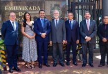 Governador Wanderlei Barbosa cumpre agenda em Assunção e apresenta potencial econômico do Tocantins em encontro do BID